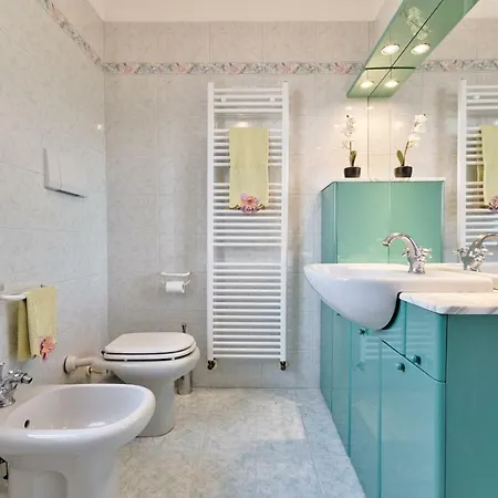 Castagneri Hillview *