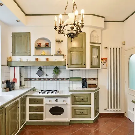 Castagneri Hillview Villa